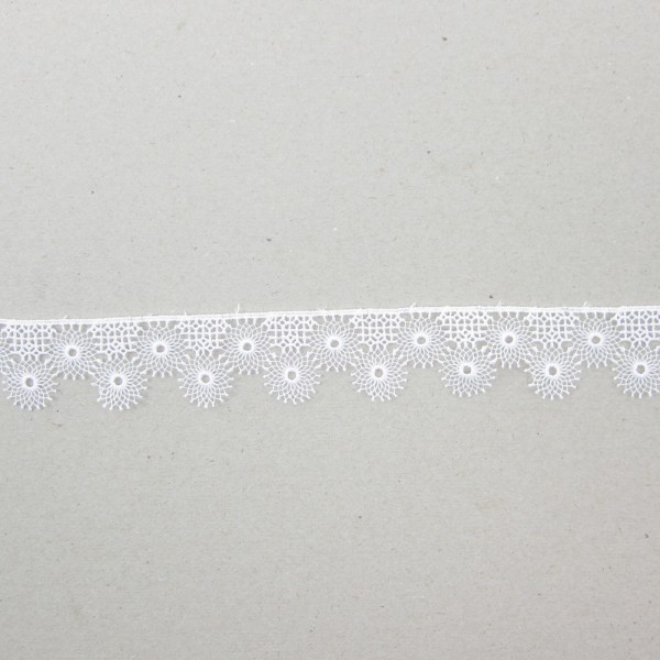 Polyester Spitze, 30mm breit - weiss